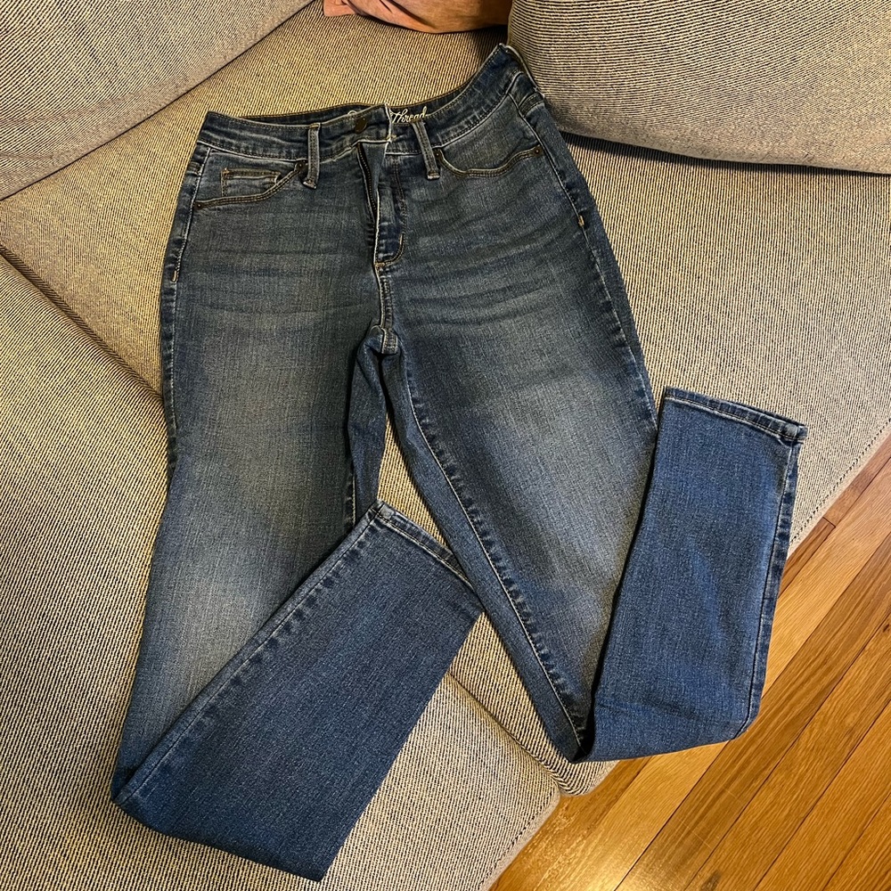 Universal Thread High Rise Skinny jeans - Picture 2 of 8
